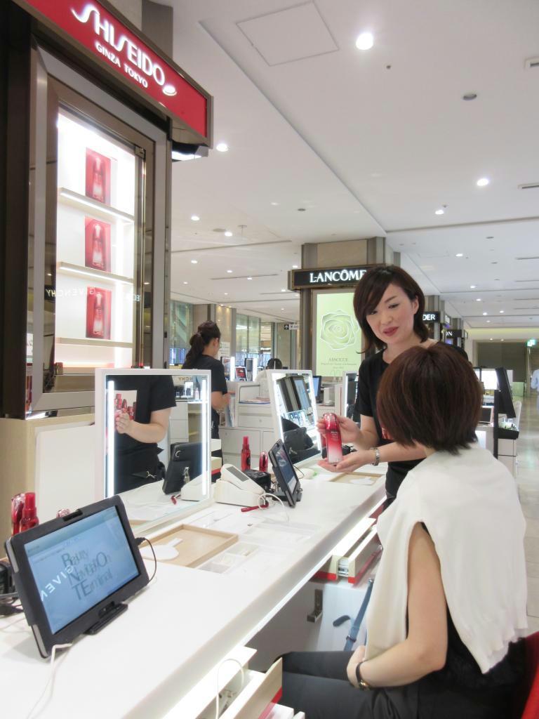 ８月２４日に刷新した「ＳＨＩＳＥＩＤＯ」の売り場＝東京都中央区の銀座三越