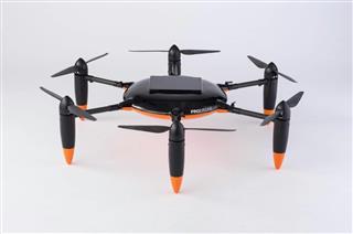 プロドローンが製造するドローン（キヤノンマーケティングジャパン提供）