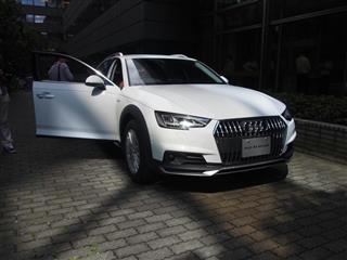 アウディジャパンが発売したＳＵＶ「Ａ４オールロードクワトロ」＝６日、東京都港区の日本自動車会館