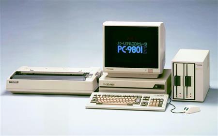 日本で最も普及した１６ビットパソコン「ＰＣ－９８０１」（国立科学博物館提供）