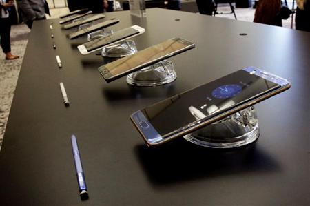 デモンストレーションが行われた韓サムスン電子のギャラクシーノート７＝７月２８日、ニューヨーク（ＡＰ）
