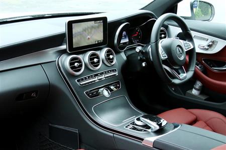 デザイン、質感ともに完璧。エレガントな雰囲気が漂う内装