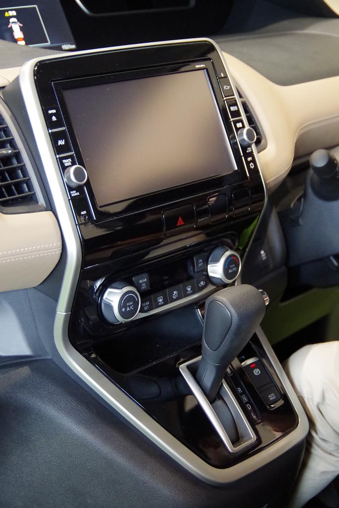 日産の新型「セレナ」