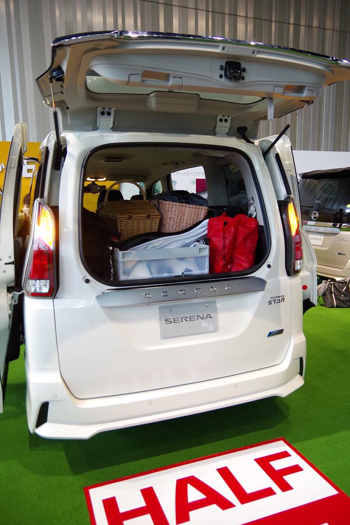 日産の新型「セレナ」