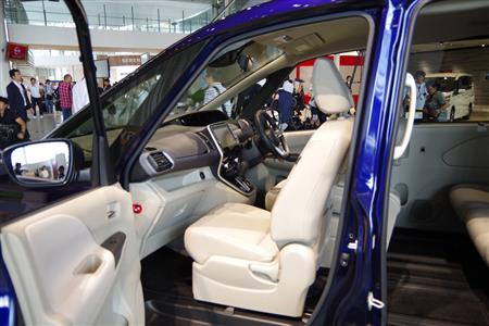 日産の新型「セレナ」