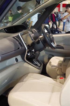 日産の新型「セレナ」