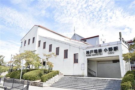 神戸電鉄小野駅の西口。電車がない時間帯は人影もまばらだ＝兵庫県小野市神明町