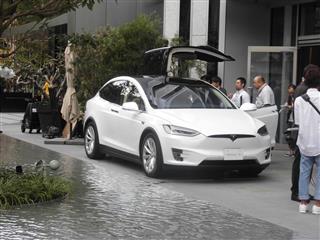 米テスラの「モデルＸ」