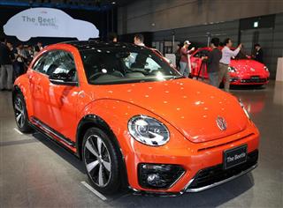 フォルクスワーゲン・ビートル２．０Ｒ－Ｌｉｎｅ＝２１日、東京都千代田区（春名中撮影）