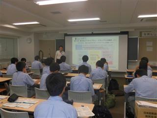 渋谷教育学園幕張高校で行われた出張授業=千葉市美浜区 渋谷教育学園幕張高校で行われた出張授業=千葉市美浜区