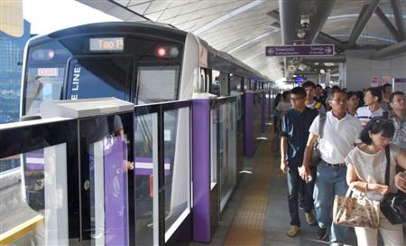 バンコクの都市鉄道パープルライン。タイの都市鉄道で初めて日本製車両が導入された＝８月６日（共同）