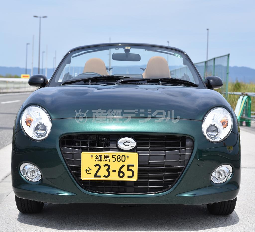 初代の面影を残す丸目の顔が可愛らしい。ダイハツ・コペンセロ