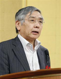 大阪市で開かれた地元経済界との会合で講演する日銀の黒田総裁＝２６日午後
