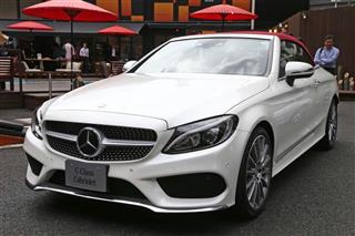 メルセデス・ベンツ日本が発売したオープンカー「Ｃクラスカブリオレ」＝２８日、東京都港区