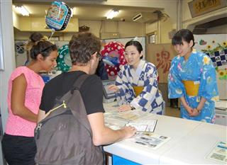 温泉地などを訪れる外国人観光客への利便性向上は喫緊の課題だ