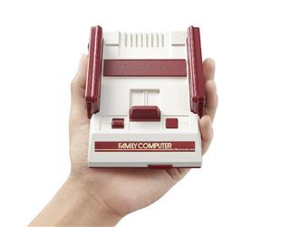 任天堂が発表した、家庭用ゲーム機「ファミリーコンピュータ」を小型化して再現したゲーム機