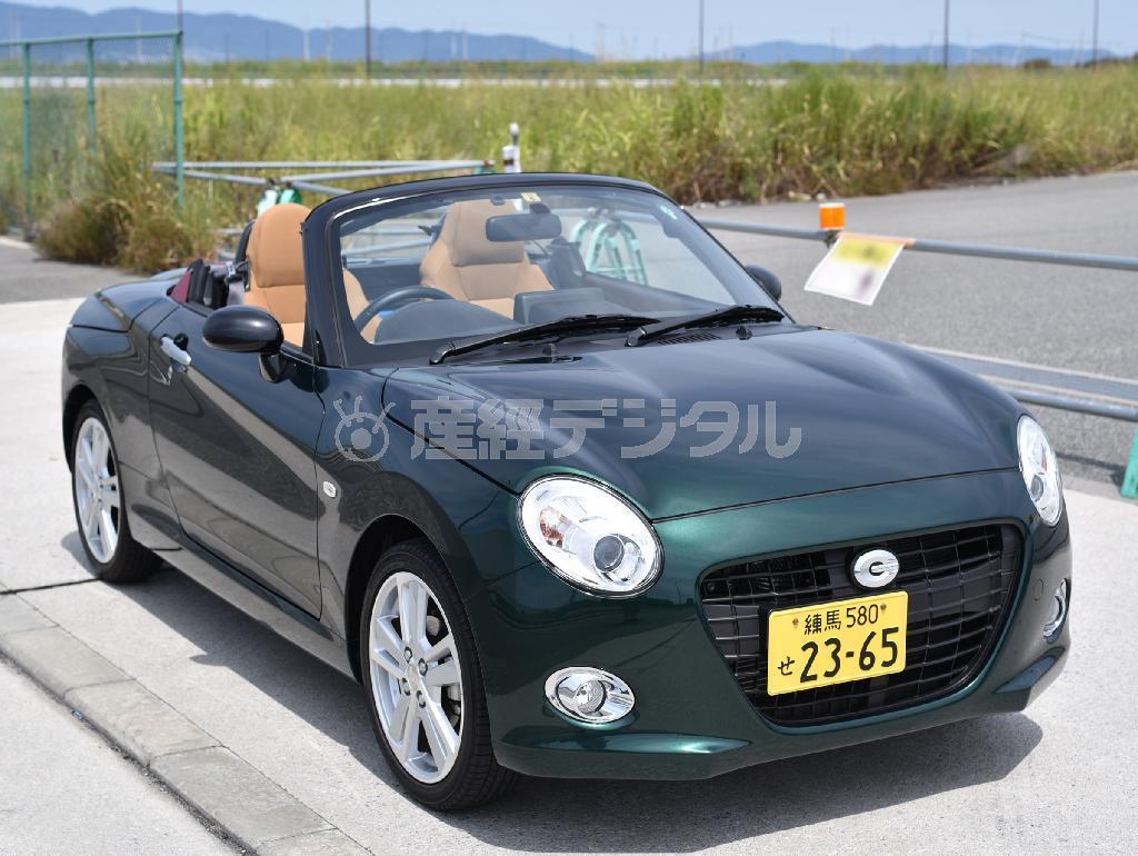 古風なライトウェイトスポーツ風ディテールにブリティッシュグリーンがよく似合う。ダイハツ・コペンセロ