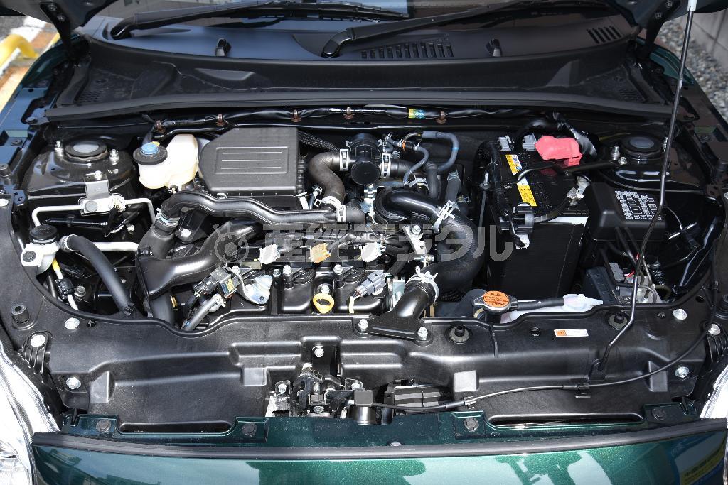 ３気筒６６０ｃｃターボ付きエンジン。Ｓモードやマニュアルモードでのレスポンスは上々。ダイハツ・コペンセロ