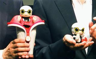 トヨタ自動車が発売する手のひらサイズのロボット「キロボミニ」