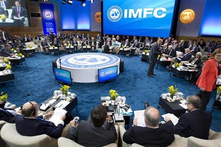 ８日、米ワシントンの国際通貨基金（ＩＭＦ）本部で開かれた国際通貨金融委員会（ＩＭＦＣ）（ＡＰ＝共同）