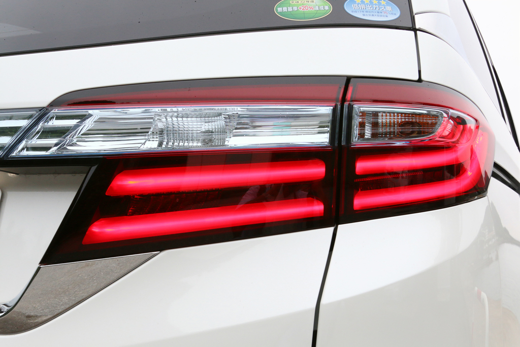 ＬＥＤリヤコンビランプ。ちょっとＢＭＷを意識？