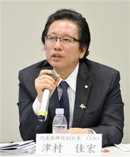 記者会見するアデランスの津村佳宏副社長＝１４日午後、東京都千代田区