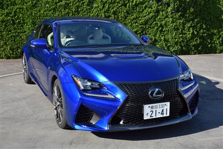 レクサスの高性能クーペ「ＲＣ Ｆ」。カラーは「ヒートブルーコントラストレイヤリング」