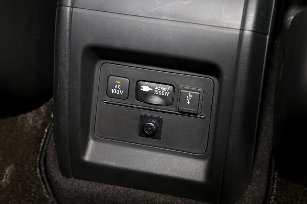 オデッセイの給電機能。最大出力は１５００Ｗ。キャンプや災害時に便利そう