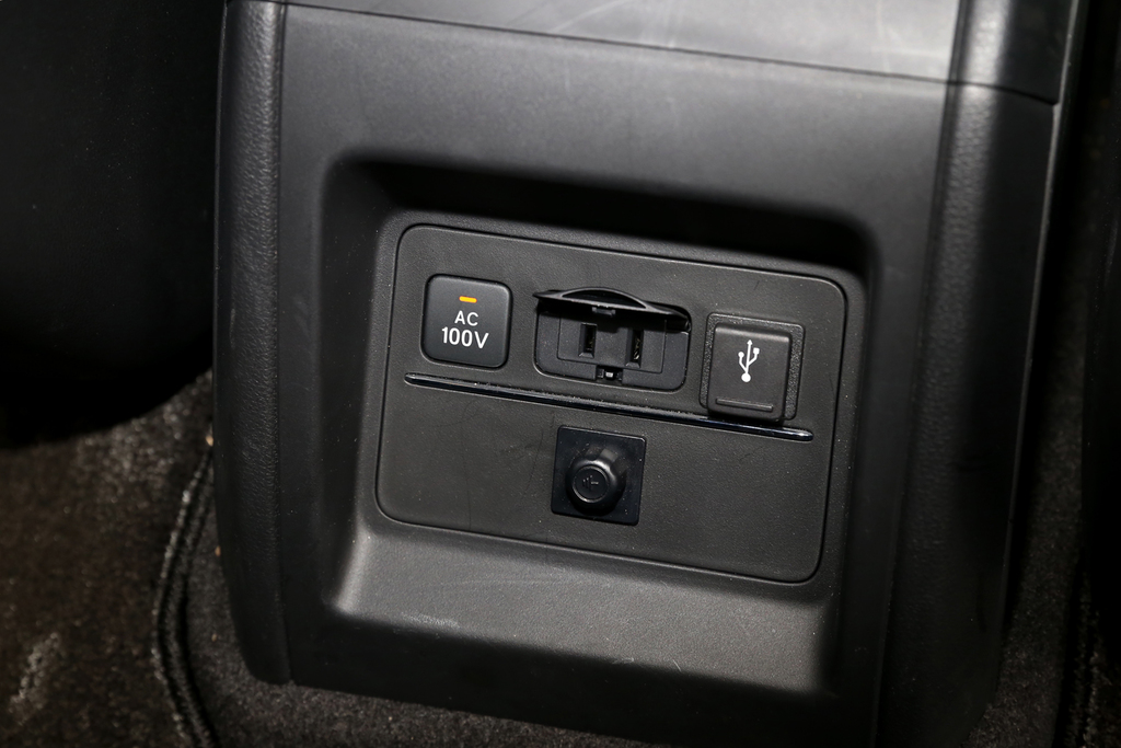 オデッセイの給電機能。最大出力は１５００Ｗ。キャンプや災害時に便利そう