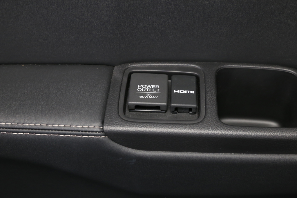 ３列目にもＨＤＭＩ端子を備える