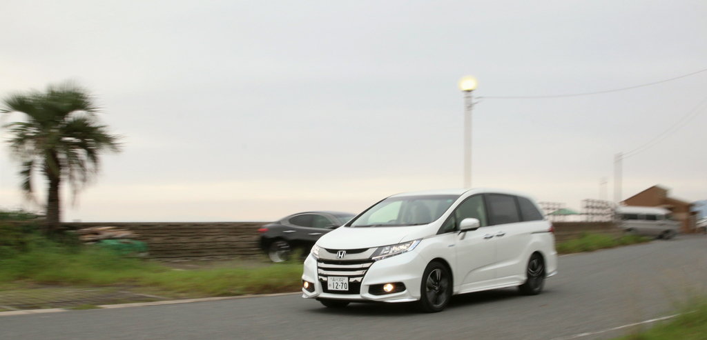 流麗なデザインが特徴のオデッセイ ハイブリッド アブソルート