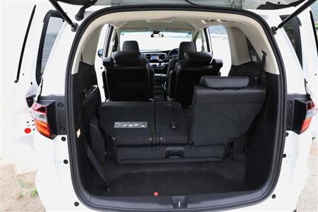 背もたれを倒した状態