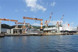 大型客船事業から撤退する三菱重工業の長崎造船所＝長崎県長崎市