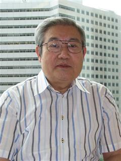 「ＳＬＩＤで第２次電子立国を目指す」と意気込みを語るＡＯＴの井上克己社長＝東京都千代田区