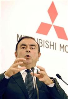 三菱自動車の会長に就任が決まったカルロス・ゴーン日産自動車社長＝２０日、東京都港区（福島範和撮影）