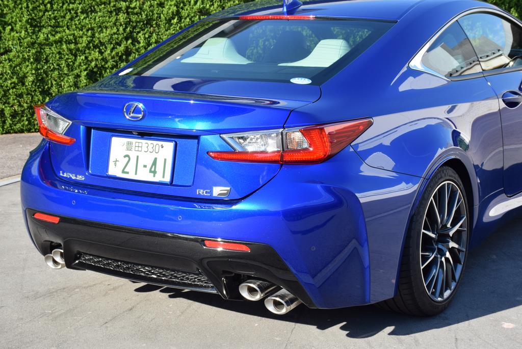 レクサスの高性能クーペ「ＲＣ Ｆ」。カラーは「ヒートブルーコントラストレイヤリング」