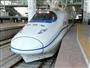 中国が輸出戦略を加速している高速鉄道車両「和諧号（ＣＲＨ型）」（河崎真澄撮影）