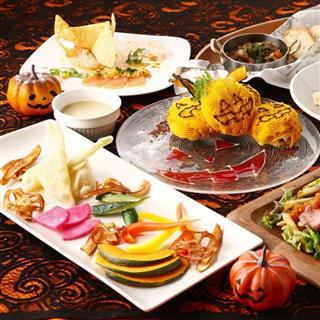 「ひとひら八王子店」のハロウィーン限定プラン（２６８０円、税別）は、秋の味覚を取り入れ、飾り付けでもハロウィーン気分を盛り上げている