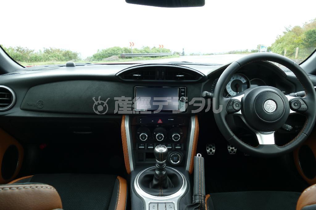 内外装のディテールは次週のお楽しみ。トヨタ・８６