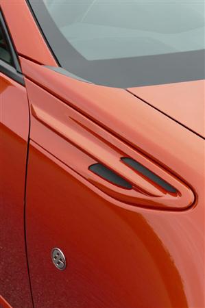 エアアウトレット風意匠の下に、86バッヂ。トヨタ・86