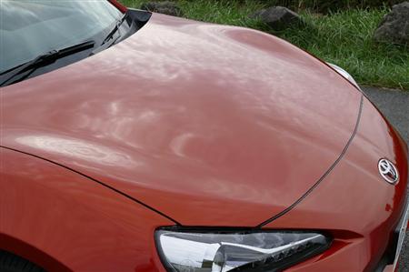 ボンネットの造形。白眉はやはりホイールアーチの張り出しだろう。トヨタ・86