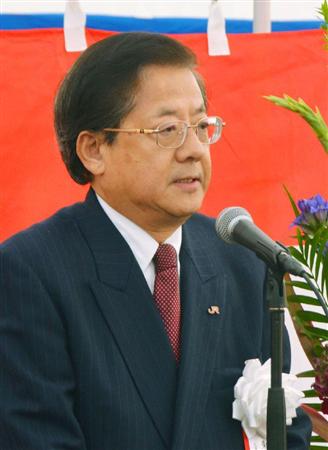 安全祈願・起工式であいさつするＪＲ東海の柘植康英社長＝１日午前、長野県大鹿村