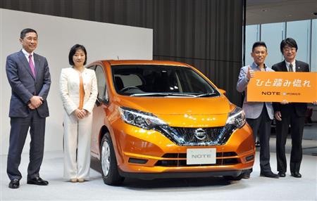 新しいハイブリッド技術を採用した日産のノート＝２日、横浜市