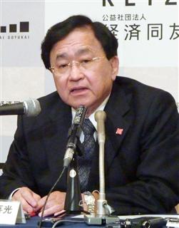 記者会見する経済同友会の小林喜光代表幹事＝２日午後、東京都千代田区