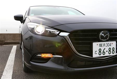 照射範囲をコントロールする「アダプティブＬＥＤヘッドライト」を採用