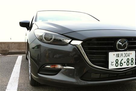 照射範囲をコントロールする「アダプティブＬＥＤヘッドライト」を採用