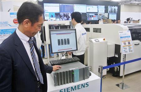 パナソニックがシーメンスと開発したＩｏＴで工場を管理するシステム＝１０月、東京都大田区