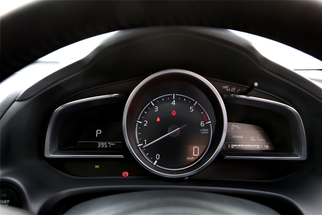 知りたい情報だけを分かりやすく配置したインパネ