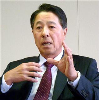 インタビューに応じるマツダの小飼雅道社長