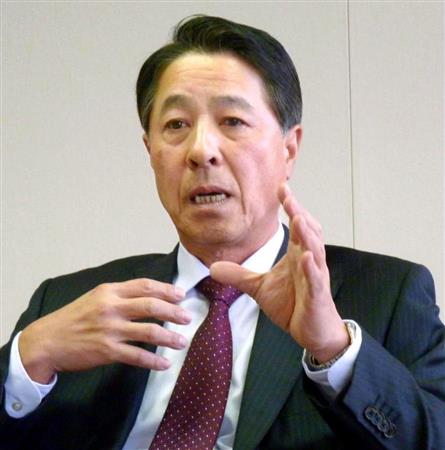 インタビューに応じるマツダの小飼雅道社長